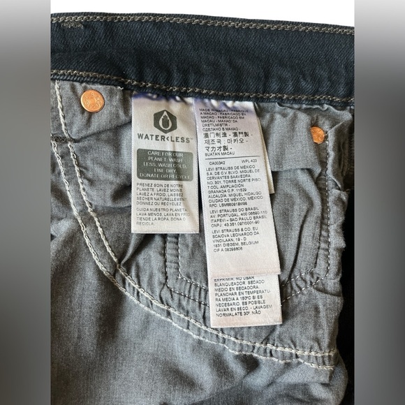 Levi's Premium Wedgie Fit Button
Fly Jean Black size 31 BIG E!!! - Picture 10 of 16